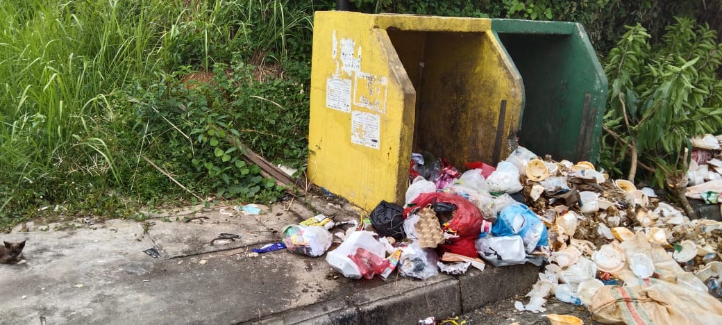 Detail Gambar Sampah Rumah Tidak Diangkat Nomer 2