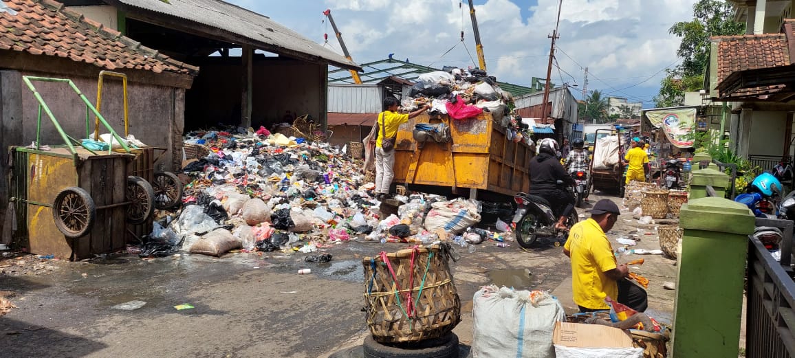 Detail Gambar Sampah Rumah Tidak Diangkat Nomer 30