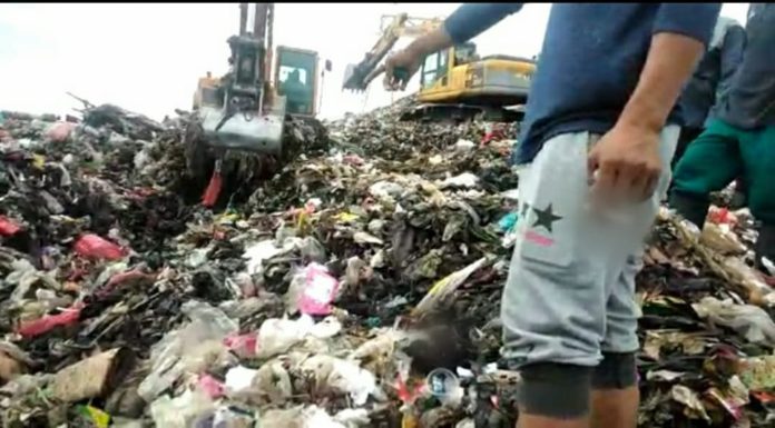 Detail Gambar Sampah Tidak Di Angkat Nomer 41