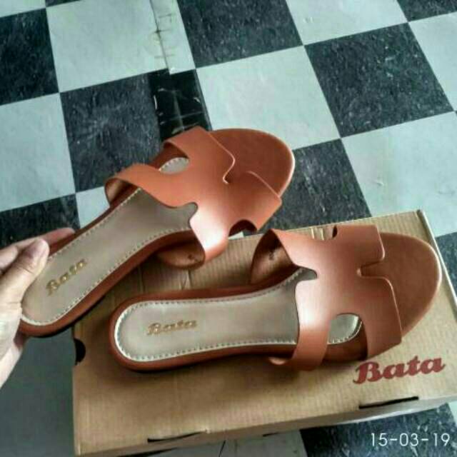 Detail Gambar Sandal Bata Wanita Terbaru Nomer 45