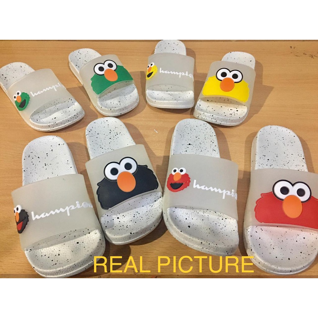 Gambar Sandal Elmo - KibrisPDR