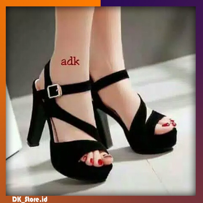 Detail Gambar Sandal Tinggi Nomer 23