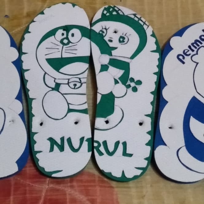 Detail Gambar Sandal Ukir Doraemon Nomer 18