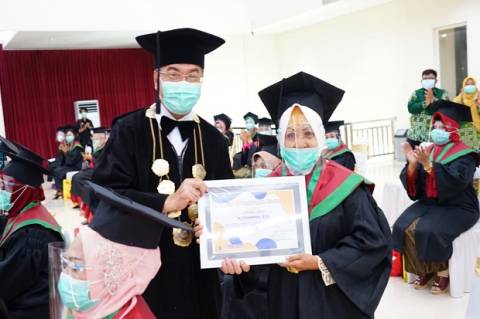 Detail Gambar Sarjana Wisuda Nomer 19