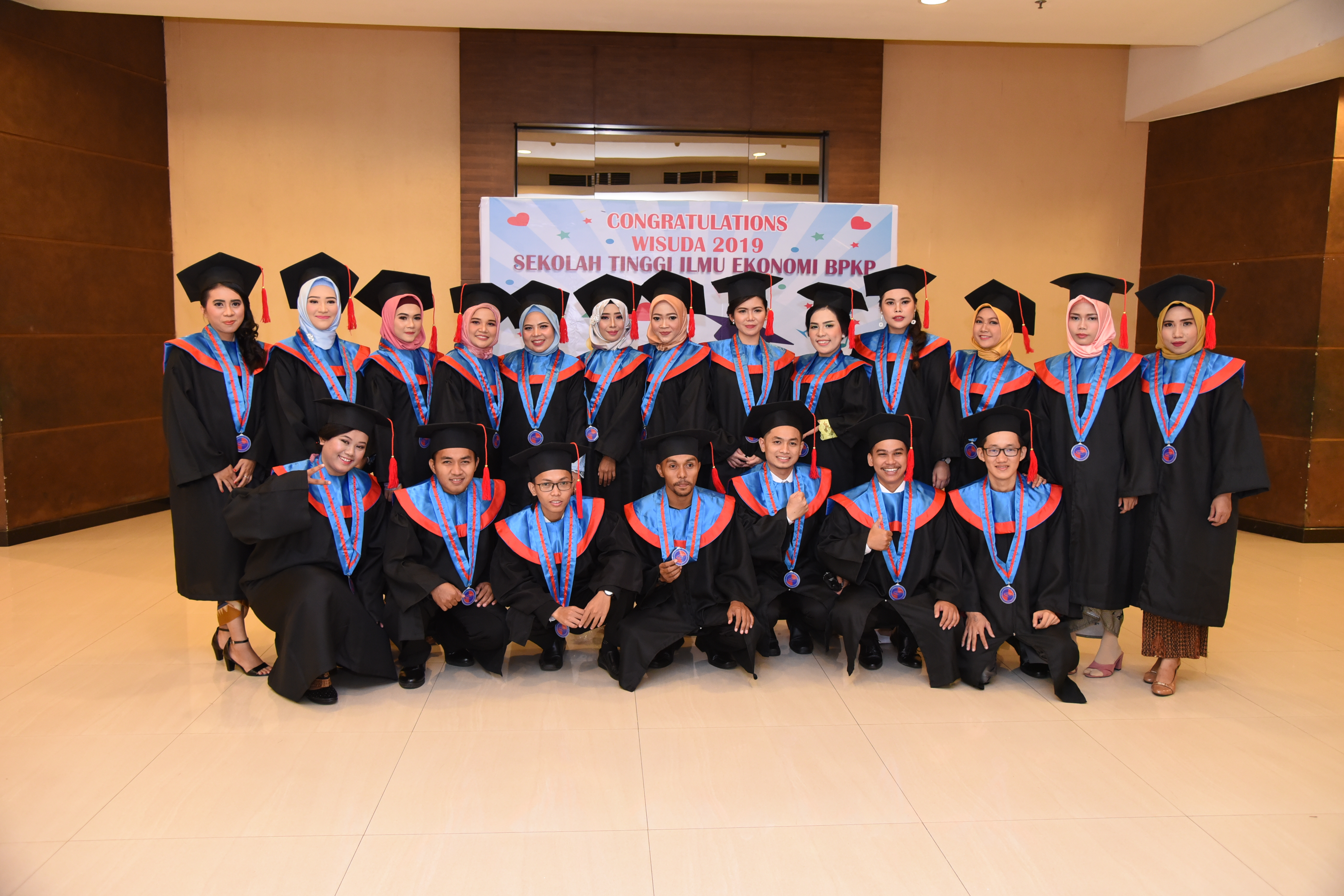 Detail Gambar Sarjana Wisuda Nomer 28