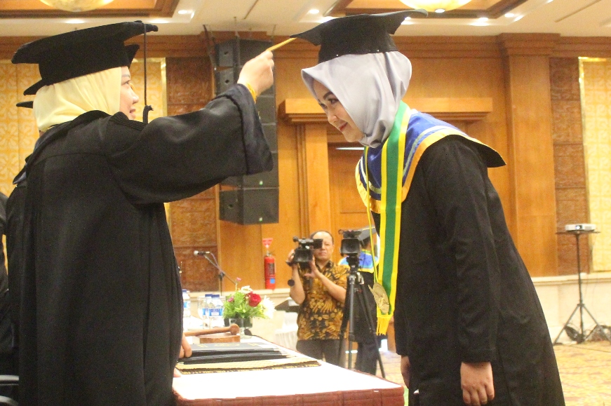 Detail Gambar Sarjana Wisuda Nomer 36