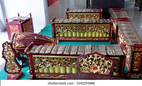 Detail Gambar Saron Gamelan Jawa Nomer 39