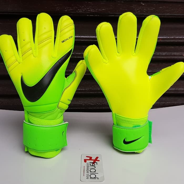 Detail Gambar Sarung Tangan Kiper Nomer 2