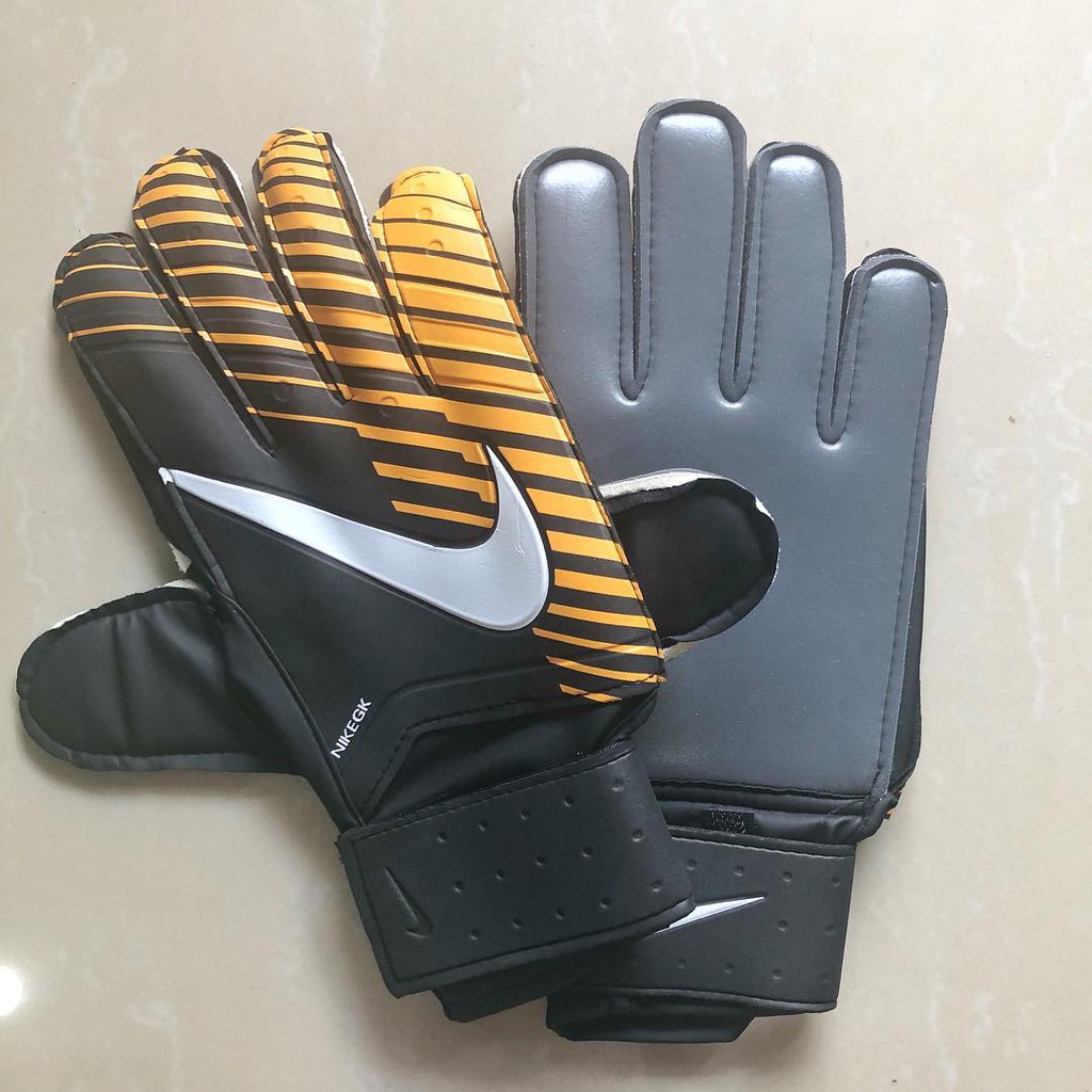 Detail Gambar Sarung Tangan Kiper Nomer 37