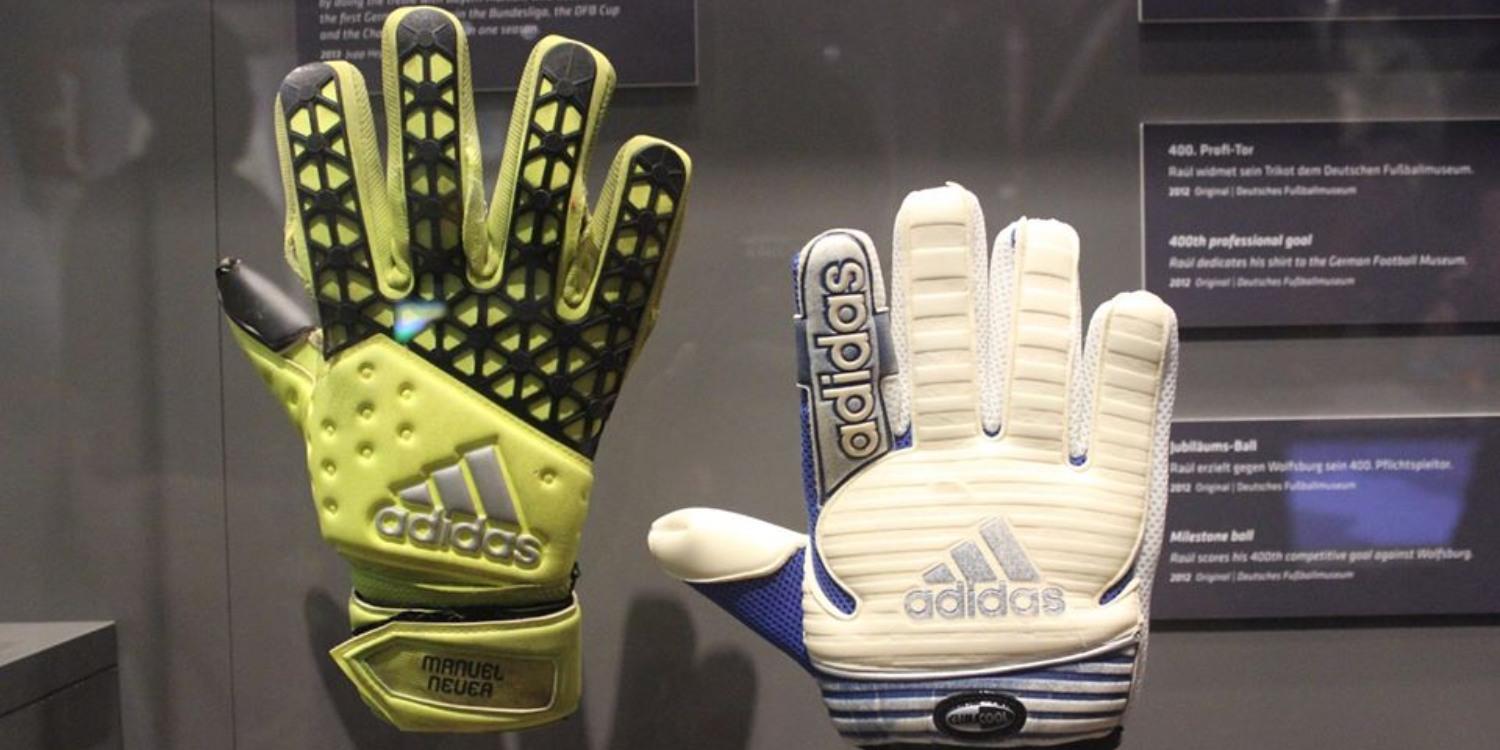 Detail Gambar Sarung Tangan Kiper Nomer 55