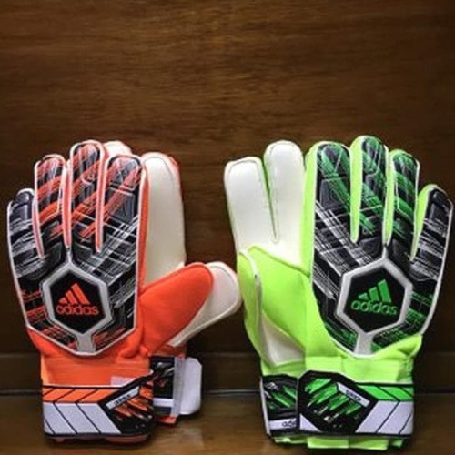 Detail Gambar Sarung Tangan Kiper Nomer 9