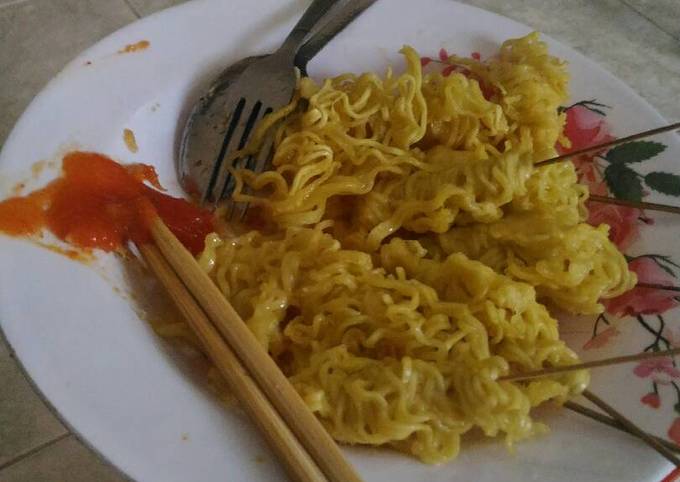 Detail Gambar Sate Telur Mie Nomer 10