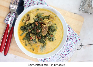 Detail Gambar Sayur Daun Singkong Nomer 55