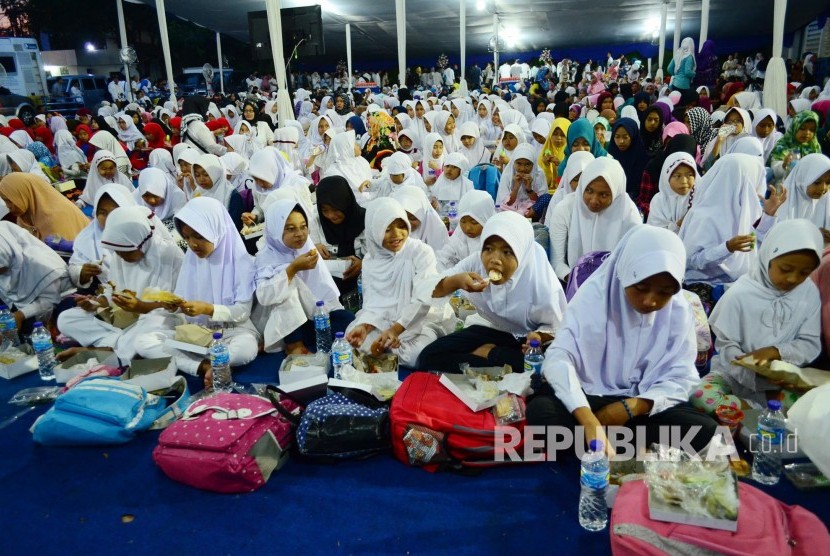 Detail Gambar Sedekah Anak Yatim Nomer 43