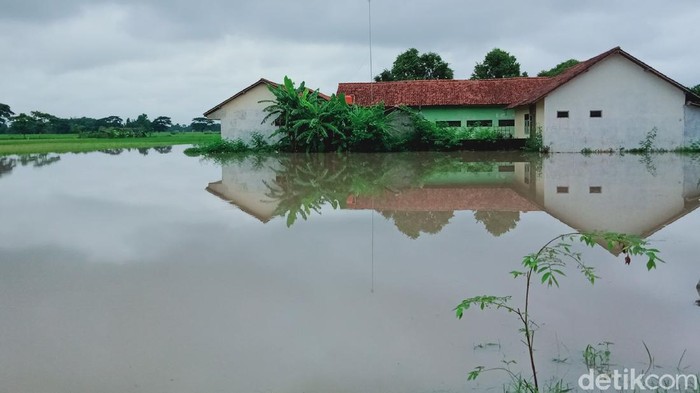 Detail Gambar Sekolahan Sd Gambar Danau Nomer 28