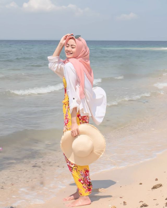 Detail Gambar Selfie Di Pantai Nomer 22