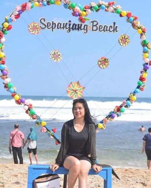 Detail Gambar Selfie Di Pantai Nomer 37