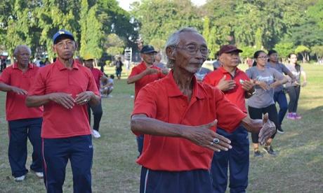 Detail Gambar Senam Lansia Di Masyarakat Nomer 34