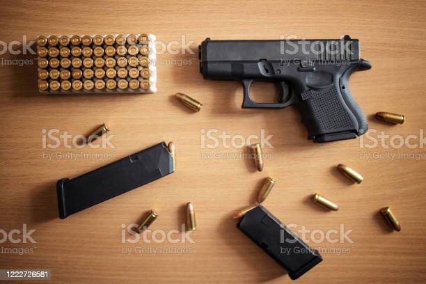 Detail Gambar Senjata Api Pistol Nomer 28