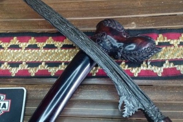 Detail Gambar Senjata Tradisional Gambar Senjata Tradisional Lampung Nomer 31