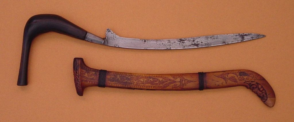 Detail Gambar Senjata Tradisional Gambar Senjata Tradisional Lampung Nomer 44