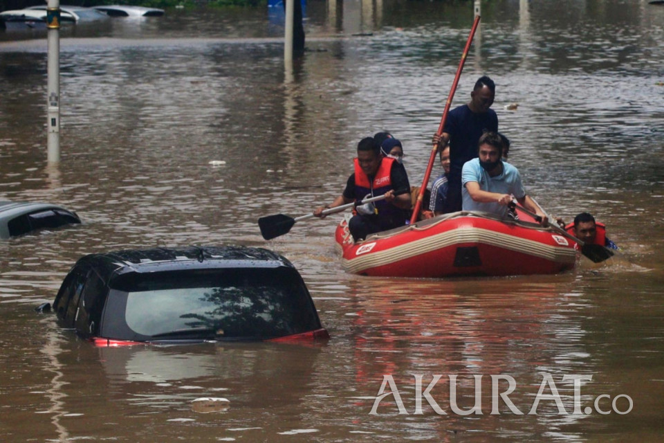 Detail Gambar Senter Gambar Rumah Kebanjiran Nomer 44