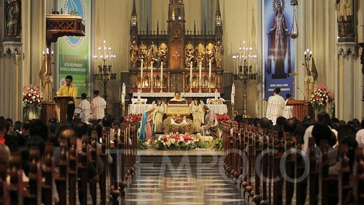 Detail Dekorasi Gereja Dengan Kain Nomer 34