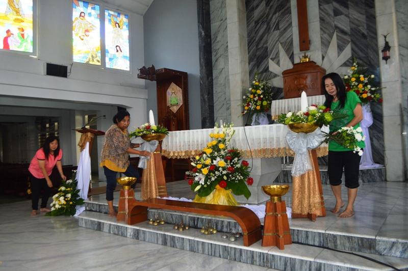 Detail Dekorasi Natal Altar Gereja Sederhana Nomer 12