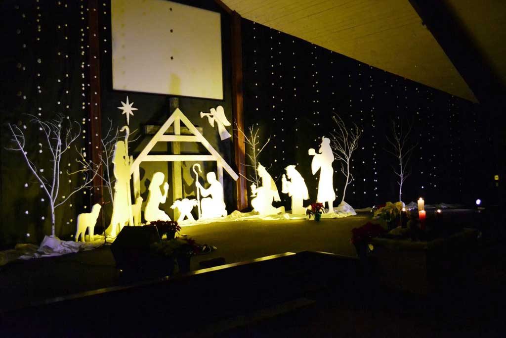 Detail Dekorasi Natal Dalam Gereja Nomer 4