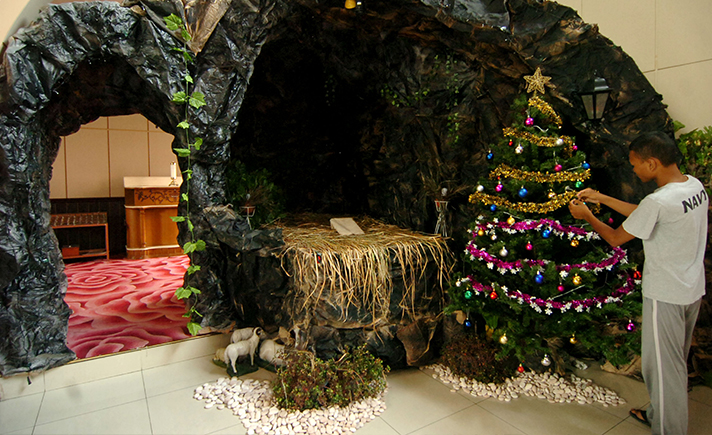 Detail Dekorasi Natal Di Gereja Nomer 31