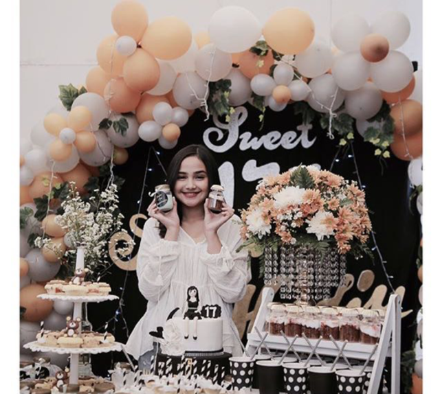 Detail Dekorasi Sweet Seventeen Sederhana Nomer 6