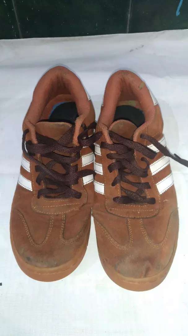 Detail Gambar Sepatu Adidas Casual Nomer 45