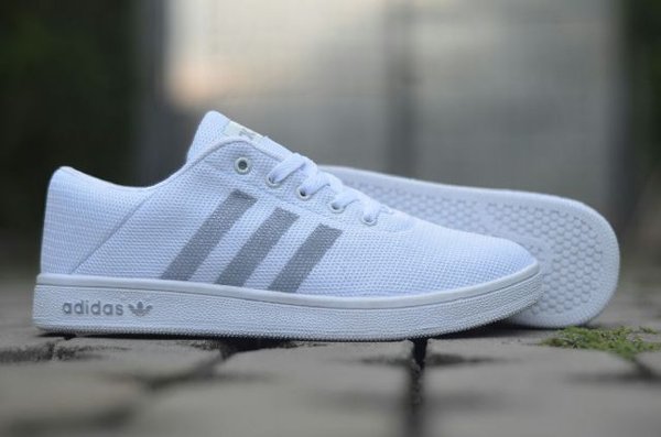 Detail Gambar Sepatu Adidas Warna Putih Nomer 21