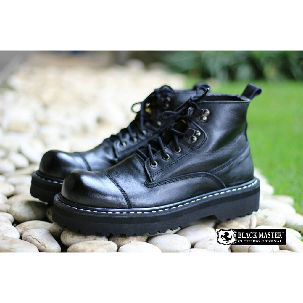 Detail Gambar Sepatu Black Master Nomer 37