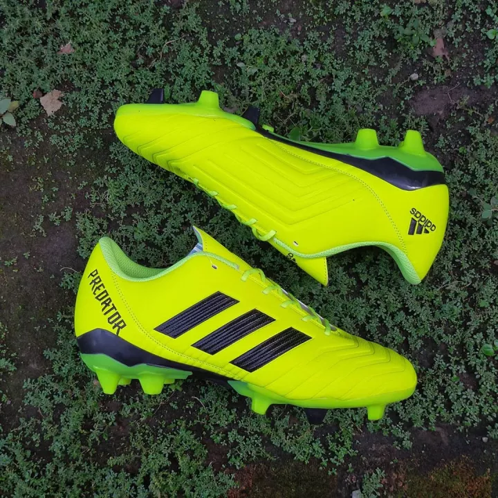 Detail Gambar Sepatu Bola Adidas Predator Terbaru Nomer 19