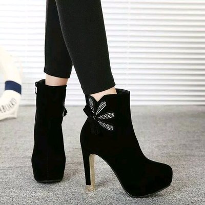 Detail Gambar Sepatu Boots High Heels Wanita Nomer 2