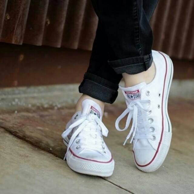 Detail Gambar Sepatu Converse Putih Nomer 4