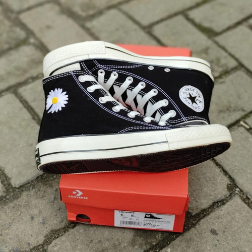 Detail Gambar Sepatu Converse Putih Nomer 57