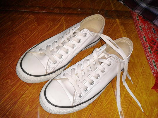 Detail Gambar Sepatu Converse Warna Putih Nomer 25