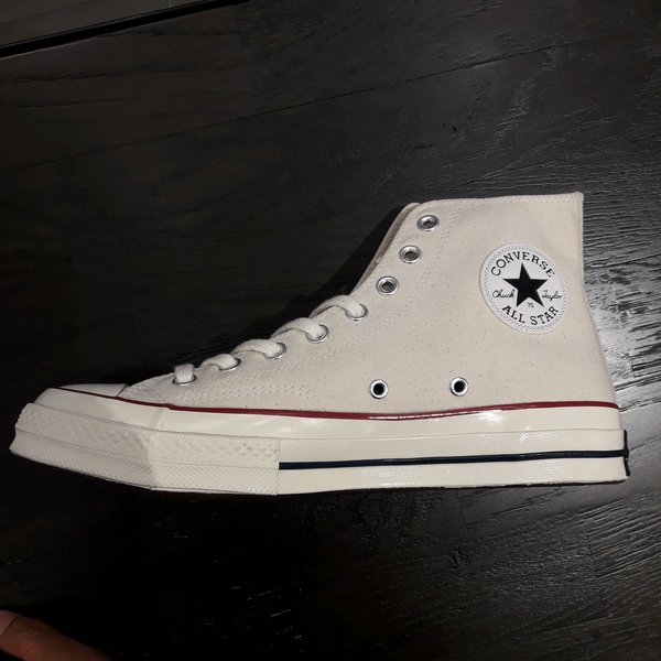 Detail Gambar Sepatu Converse Warna Putih Nomer 29
