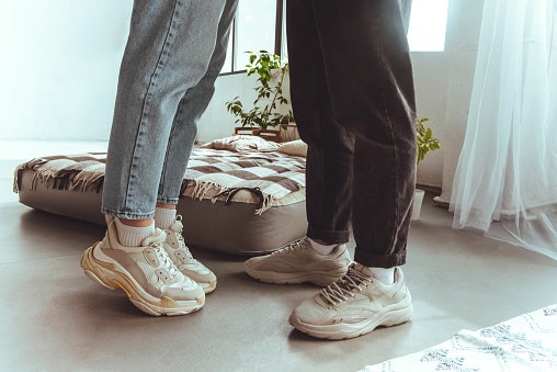 Detail Gambar Sepatu Couple Pasangan Nomer 21