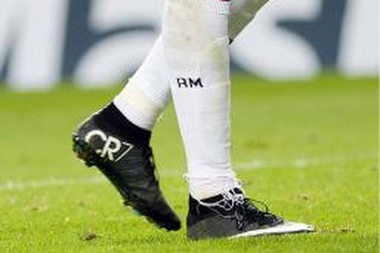 Detail Gambar Sepatu Cr7 Nomer 5