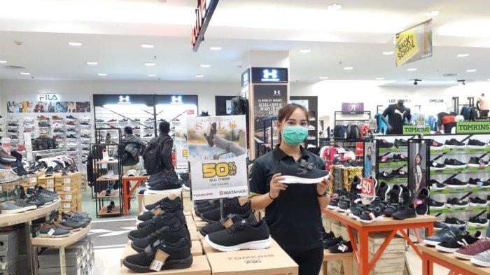 Detail Gambar Sepatu Di Mall Nomer 28