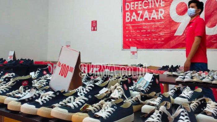 Detail Gambar Sepatu Di Mall Nomer 32