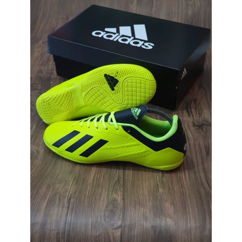 Detail Gambar Sepatu Futsal Adidas Nomer 15