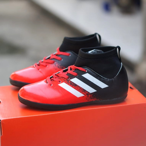 Detail Gambar Sepatu Futsal Adidas Nomer 32