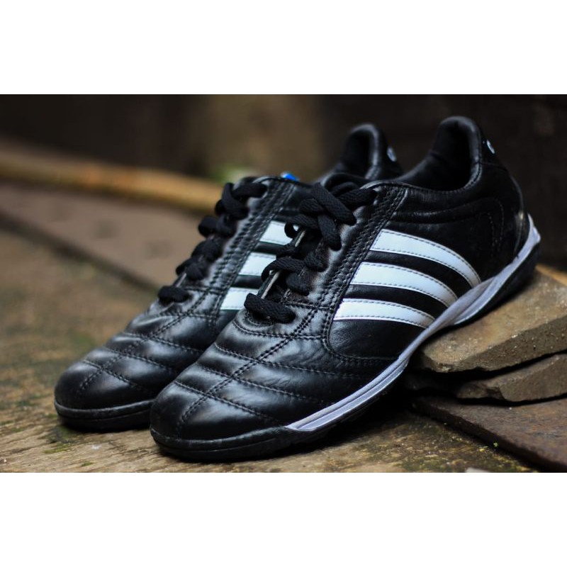 Detail Gambar Sepatu Futsal Adidas Nomer 51