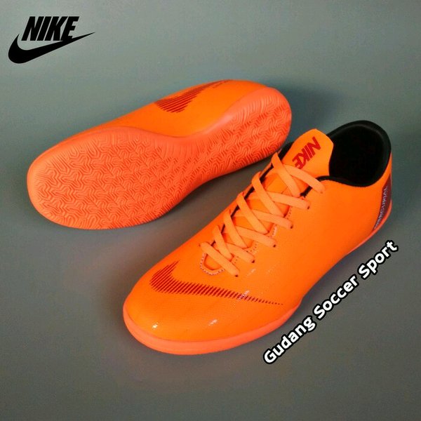 Detail Gambar Sepatu Futsal Nike Nomer 38