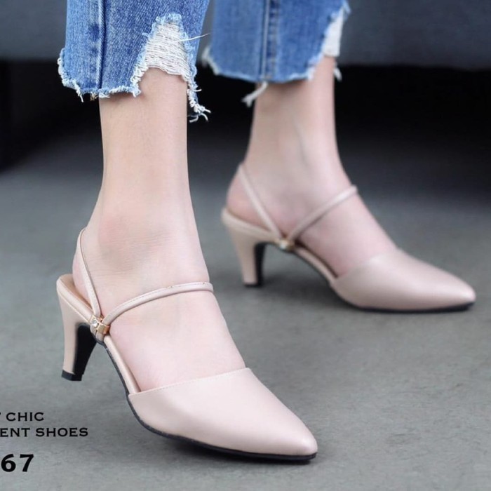 Detail Gambar Sepatu Heel Tinggi Nomer 46