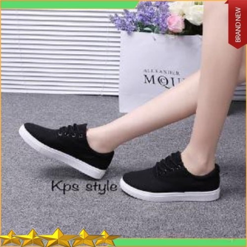 Detail Gambar Sepatu Kets Wanita Nomer 30